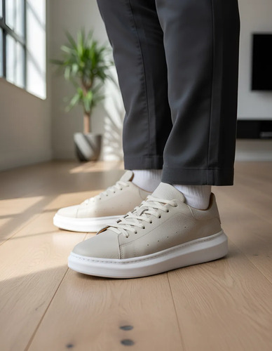 Tênis Masculino em Couro Legítimo Sola Alta