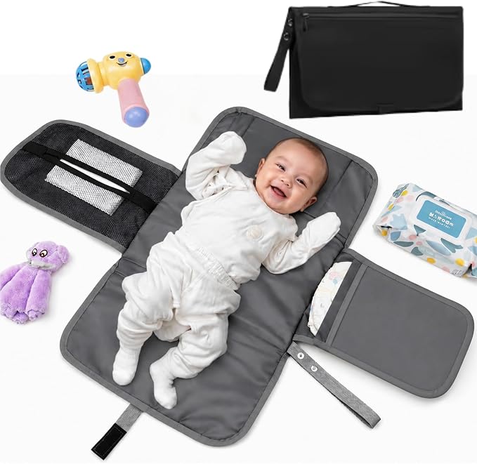 Oferta: Trocador de Fraldas Portátil Premium Trocador Portátil para Meninas e Meninos Recém-nascidos de Bebê com bolso – Porta Fraldas Kit de Troca de Viagem à Prova d